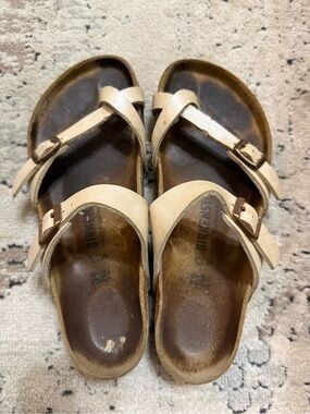 Birkenstock Cream Leather Footbed Sandals with Buckles